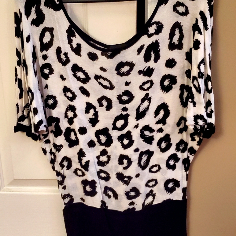 Rue 21 Leopard shirt size M